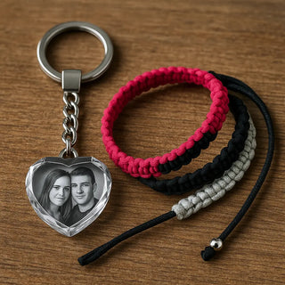 Der unbesungene Held der Geschenke: Warum der gravierte Schlüsselanhänger mehr Emotion trägt als er kostet