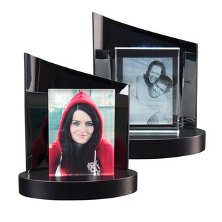 Ovaler LED-Sockel mit Rückwand mit Glasfoto im Farbdruck