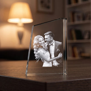 3D-Glas The Tower mit Fotogravur eines Paares am Abend