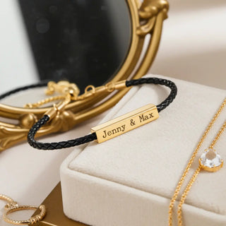 Personalisiertes Gold-Armband mit Namensgravur Jenny & Max - romantisches Geschenk für Paare und Verliebte